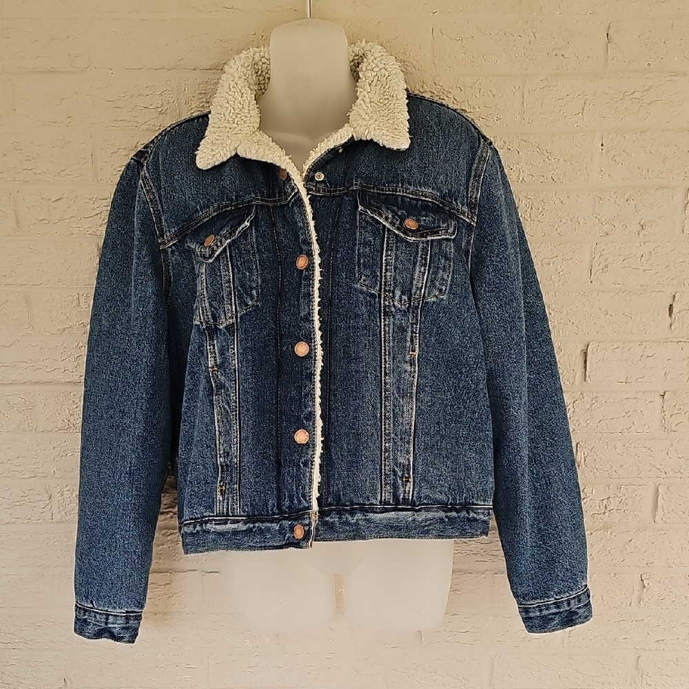 NWOT Levis Denim Sherpa-Lined Jacket Trucker-style